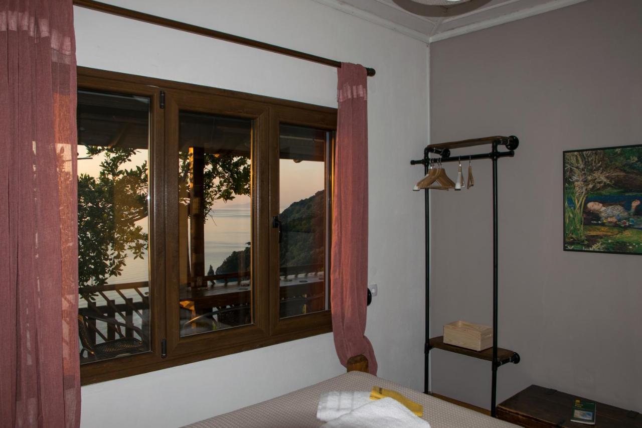 Balcony On The Rocks Villa Agioi Saranta Екстериор снимка