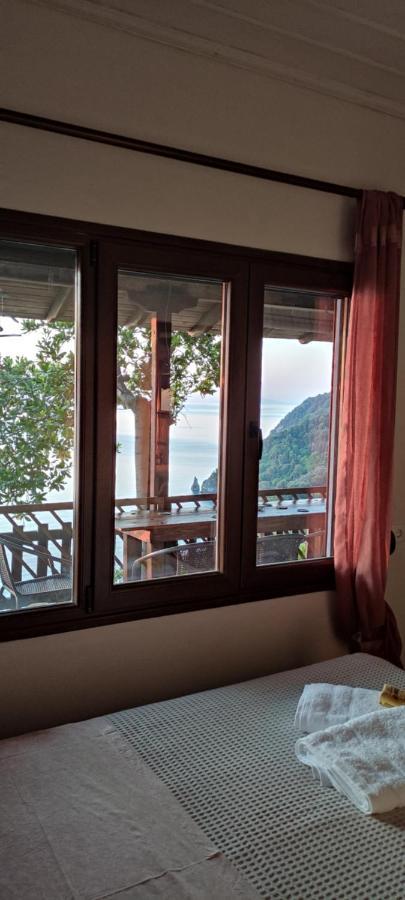 Balcony On The Rocks Villa Agioi Saranta Екстериор снимка